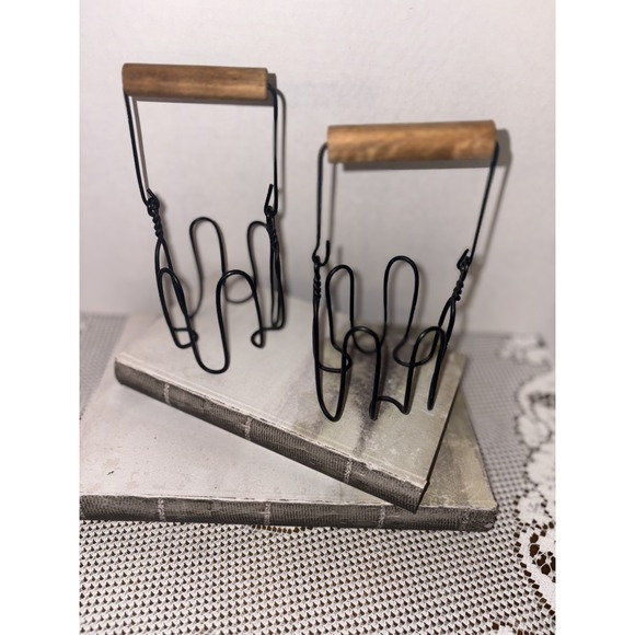 2 pcs. - Metal Wire Canning Jar Holder Lifter with Wood Handle Farmhouse Country - Picture 5 of 6